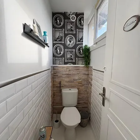 펜션 Maison De Avec Piscine 르망